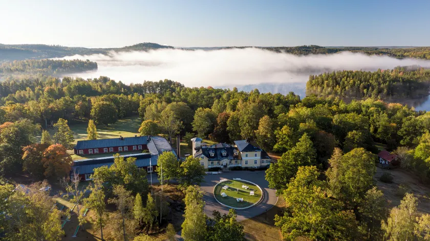 Fredensborgs Herrgård - Image 1