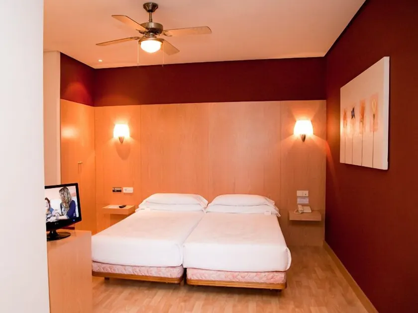 Hostal Navarra - Image 1