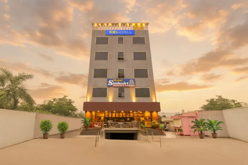 FabHotel Simhadri Grand-Nr Khammam Railway Station - Image 1