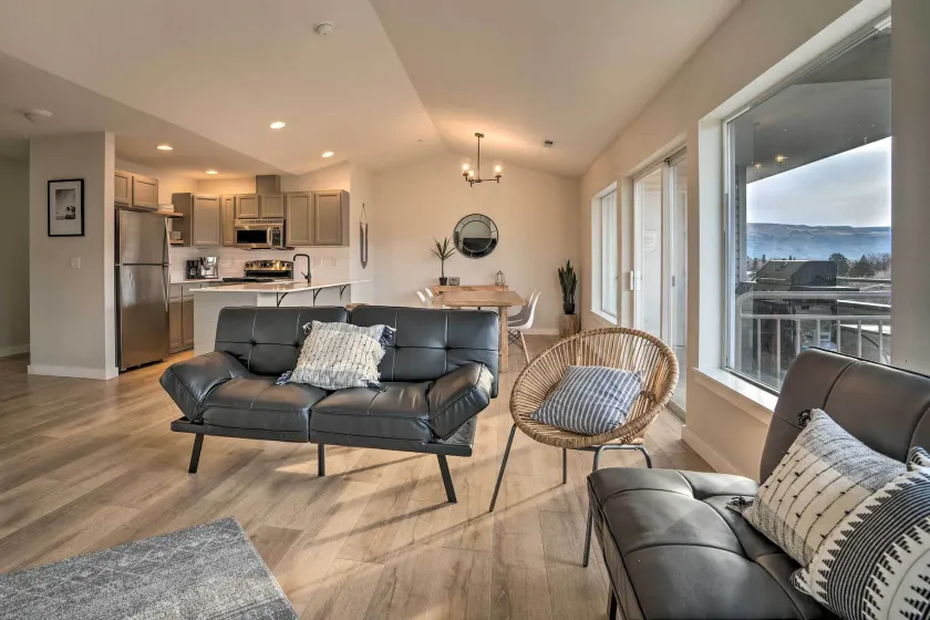 Eagles Nest over Chelan at Park Pointe Condos - Interior
