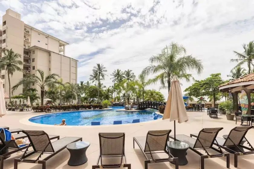 Spectacular 3 bedroom Penthouse at Crocs Resort Casino - Image 1