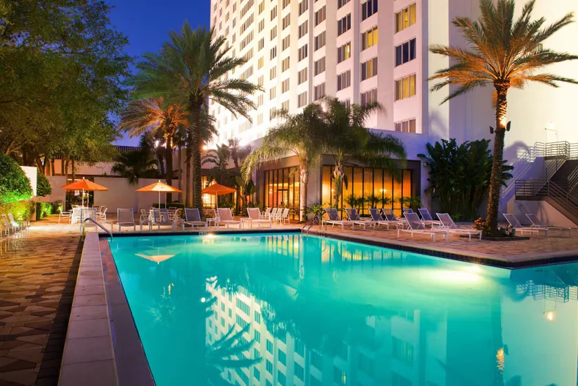 Hilton St. Petersburg Bayfront - Image 1
