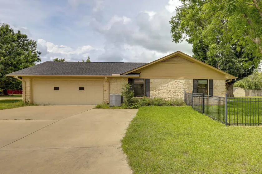 Centrally Located Salado Sanctuary 2 Mi to Dtwn - Image 1