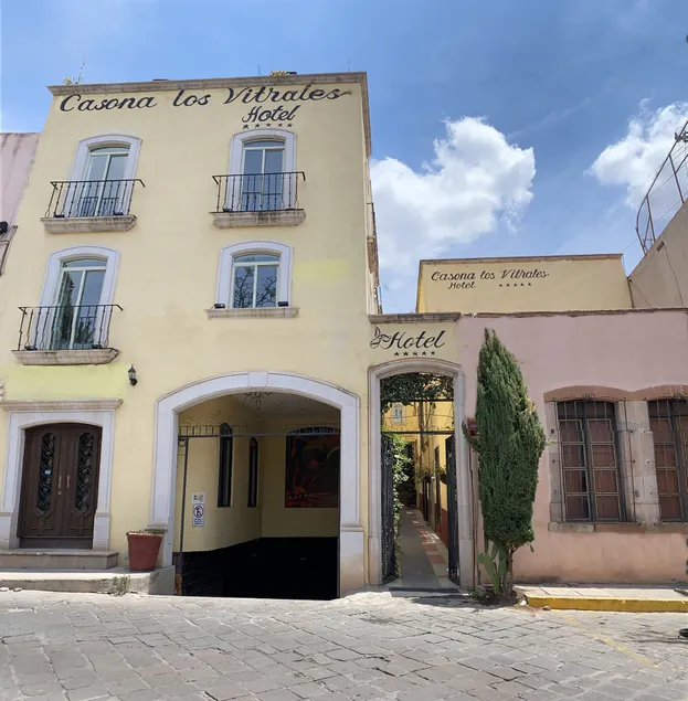 Hotel Casona Los Vitrales - Image 1