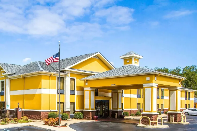 Quality Inn Alexander City - Image 1