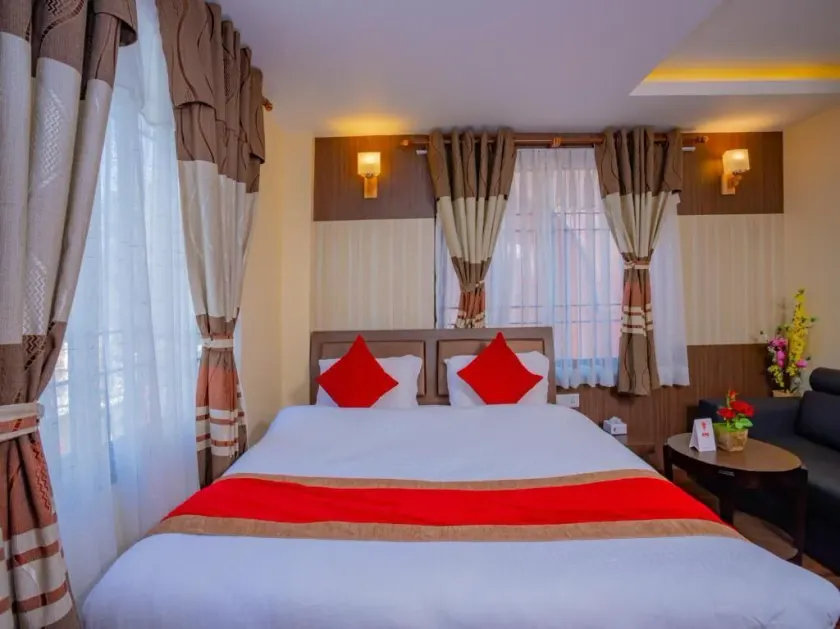 Hotel Deepshree - Image 1