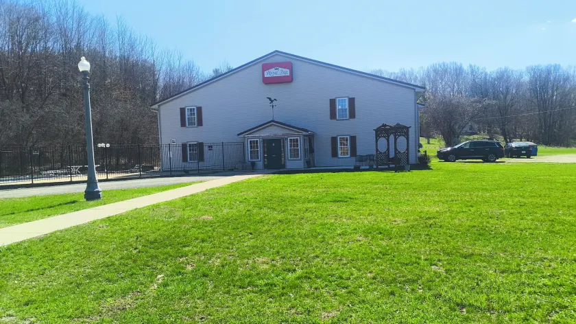 Royal Inn Rockville IN by Hotel O - Image 1