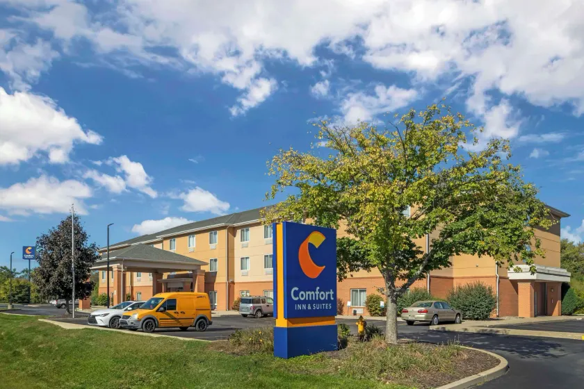 Comfort Inn & Suites Porter near Indiana Dunes - Image 1