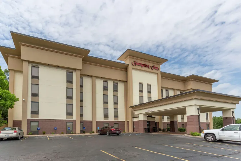 Hampton Inn Jefferson City at Capital Mall - Image 1