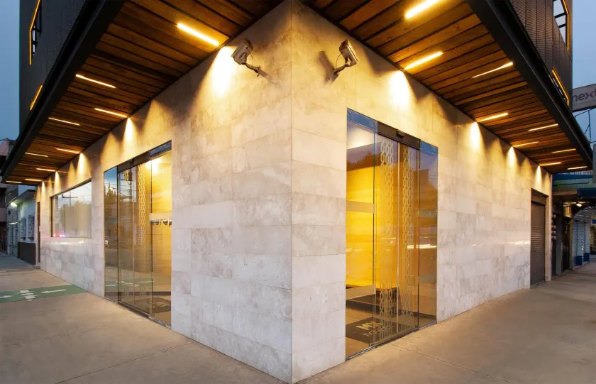 Hotel MX aeropuerto CDMX, Trademark Collection by Wyndham - Image 1