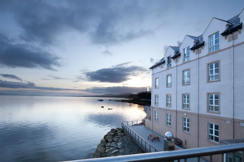 Redcastle Hotel - Image 1