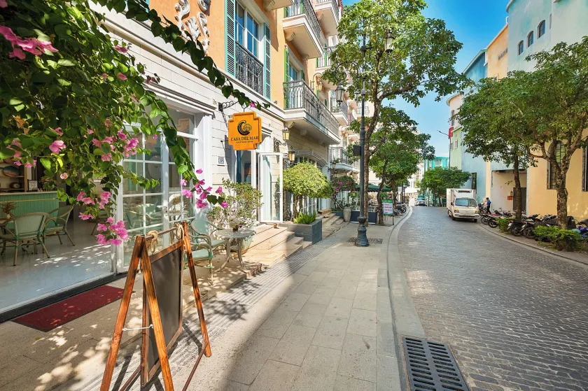 Casa Del Mar Hotel & Apartment - Sunset Town, Phu Quoc - Image 1