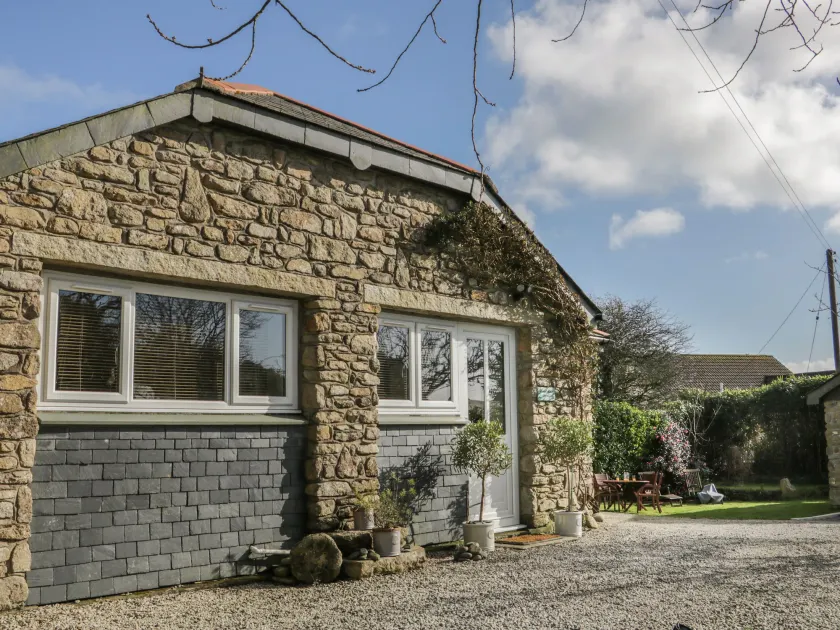 Honeysuckle Cottage - Image 1