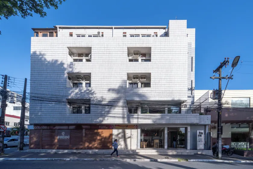 Lagoa Park Hotel - Image 1