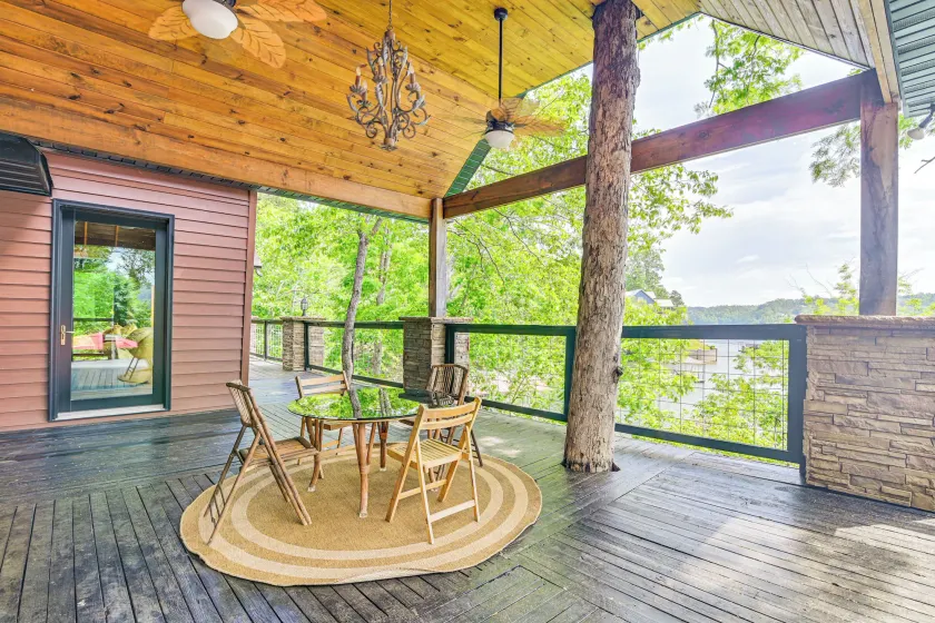 Upscale Getaway on Smith Lake w/ Boat Dock - Image 1