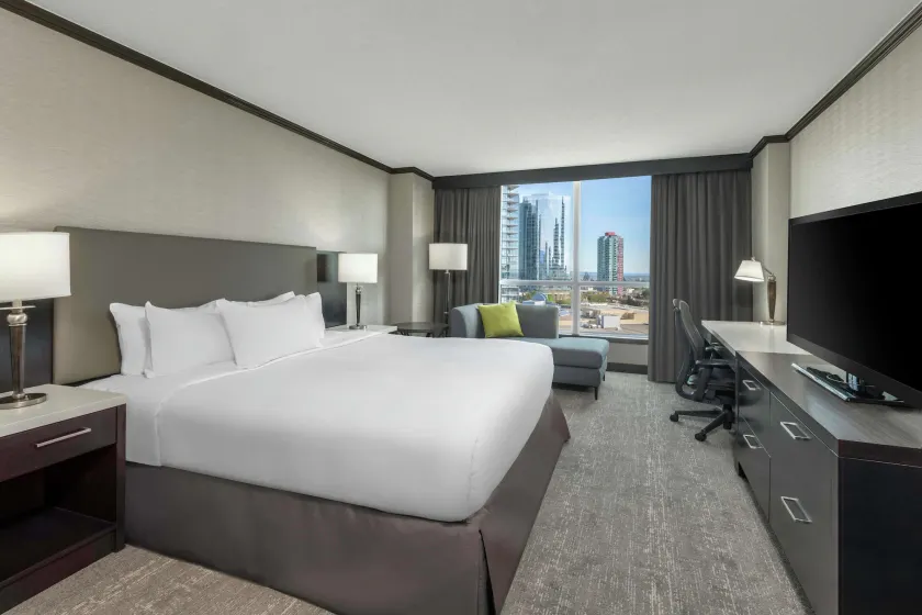 Hilton Vancouver Metrotown - Image 1