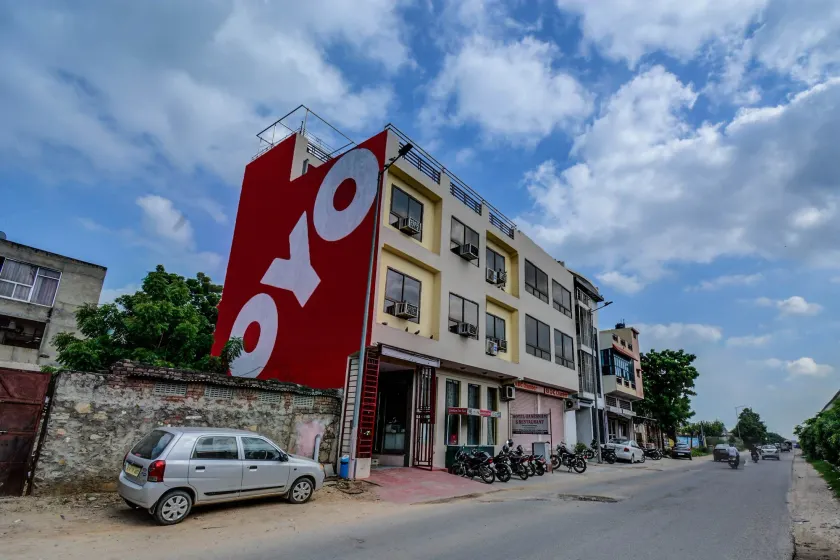 OYO 17250 Hotel Ganesham - Image 1