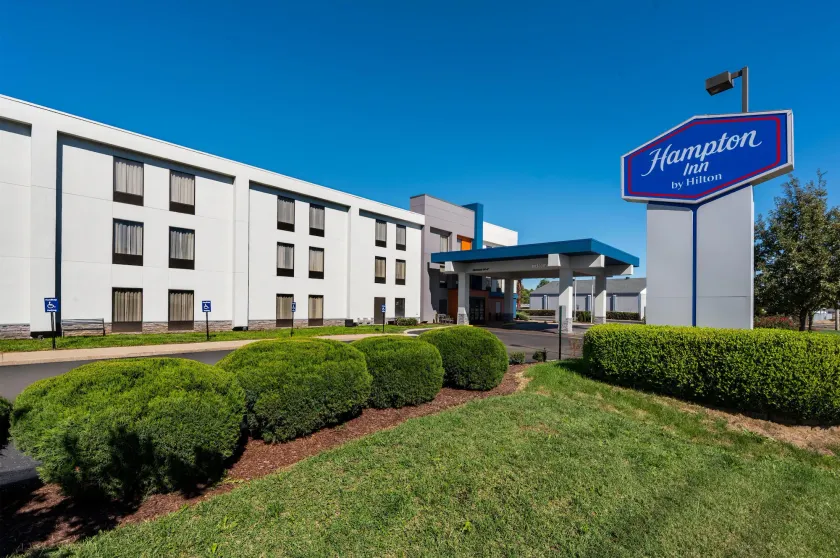 Hampton Inn Owensboro South - Image 1