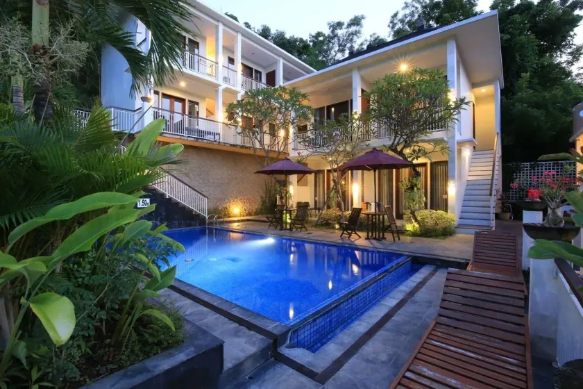 Dewi Villa Padangbai Hotel - Image 1