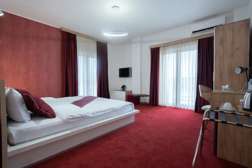 Austrian Palace Hotel - Image 1