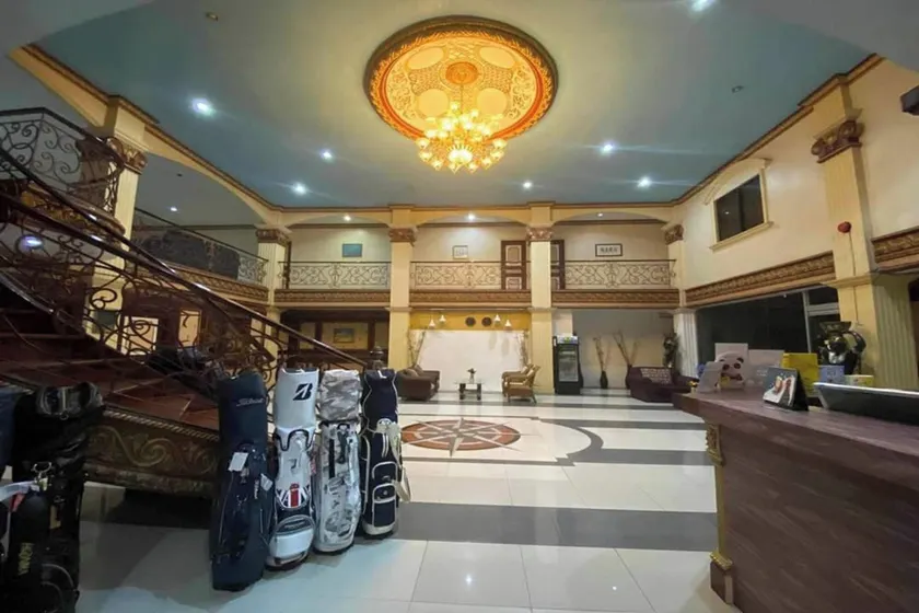 Garden Suite Hotel near Koreatown - Image 1