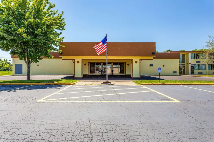 Americas Best Value Inn Fredonia NY - Image 1