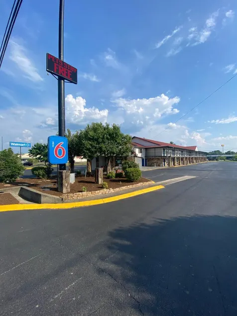 Motel 6 Manchester TN - Image 1