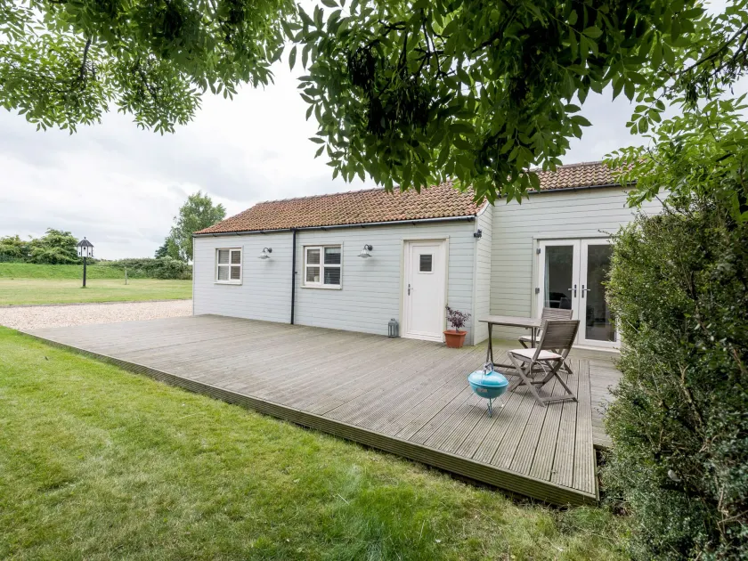 Dove Farm Cottage, LOUTH - Image 1