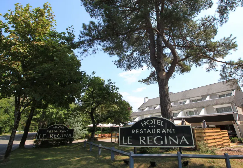 Le Regina Hôtel restaurant - Image 1