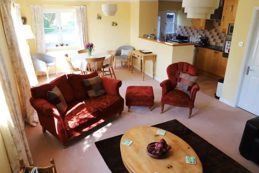 Elmfield House - Image 1