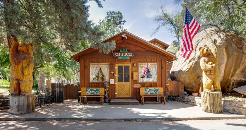 Whispering Pines Lodge - Image 1
