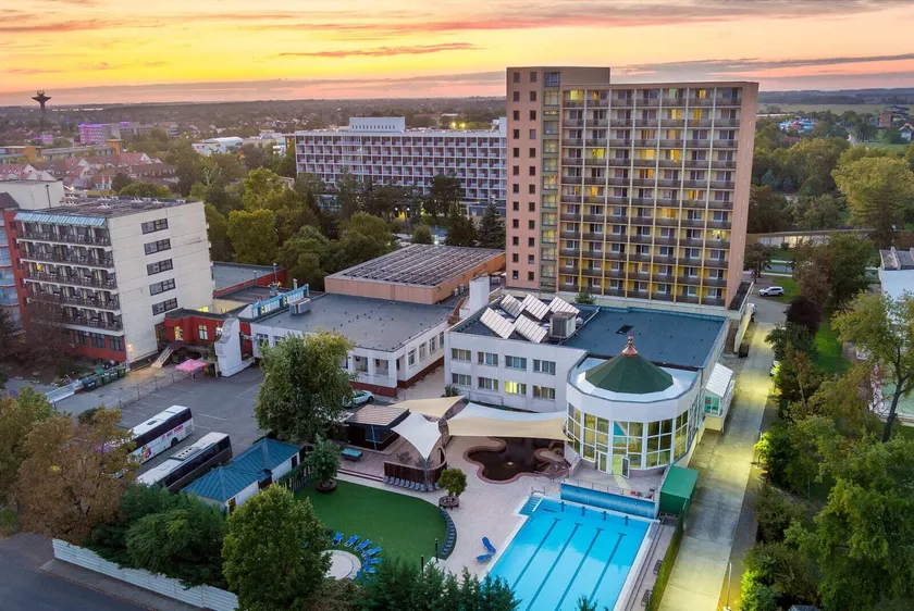 Hotel Barátság Hajdúszoboszló Superior - Image 1