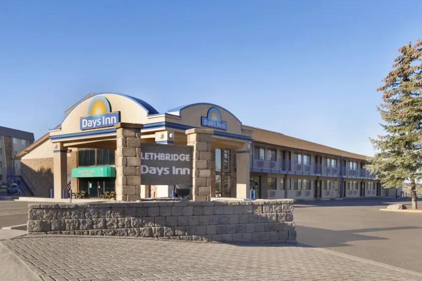 Days Inn by Wyndham Lethbridge - Image 1