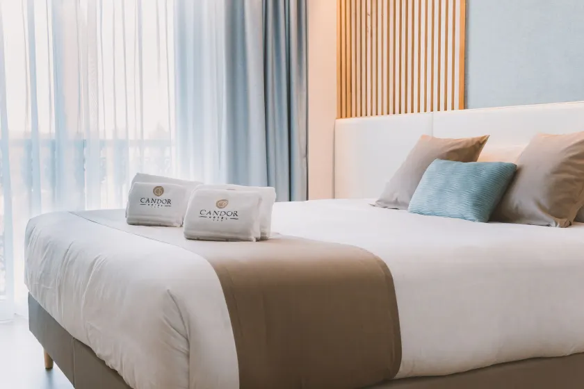 HOTEL CANDOR - Image 1