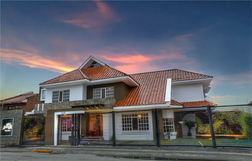 Villa Emilia Hostal - Image 1