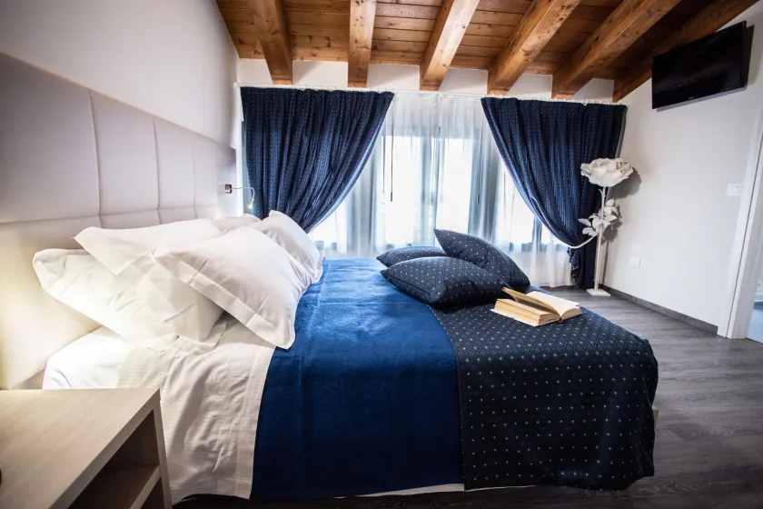 HOME HOTEL - Image 1