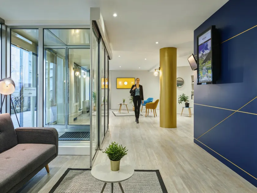 Residence Mercure Paris La Defense Grande Arche - Image 1