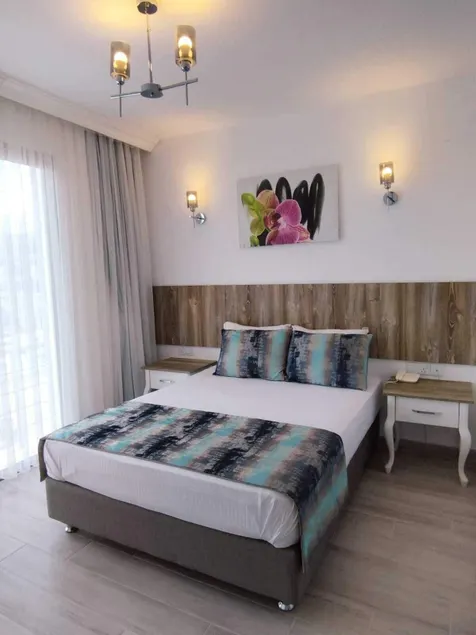 Velmer Hotel - Image 1