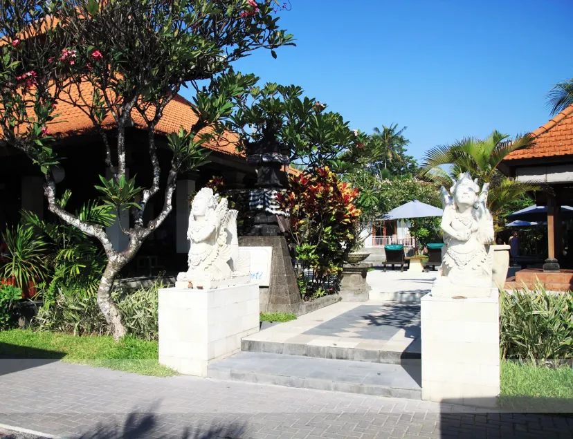 Shanti Village Beach Hotel - Image 1