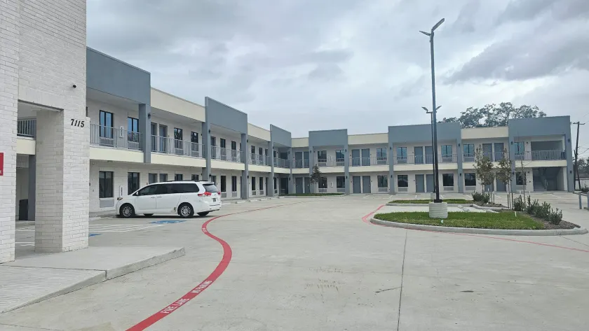 Palace Inn Baytown at Harrison St - Image 1