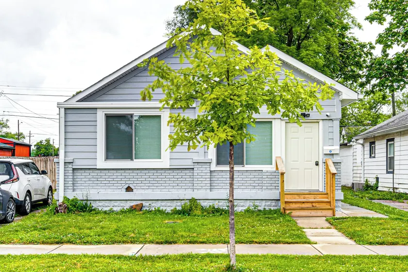 4 Mi to Dtwn Indianapolis: Quiet Apartment w/ Yard - Image 1