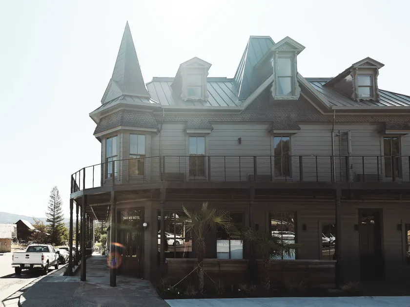 Thatcher Hotel - Image 1