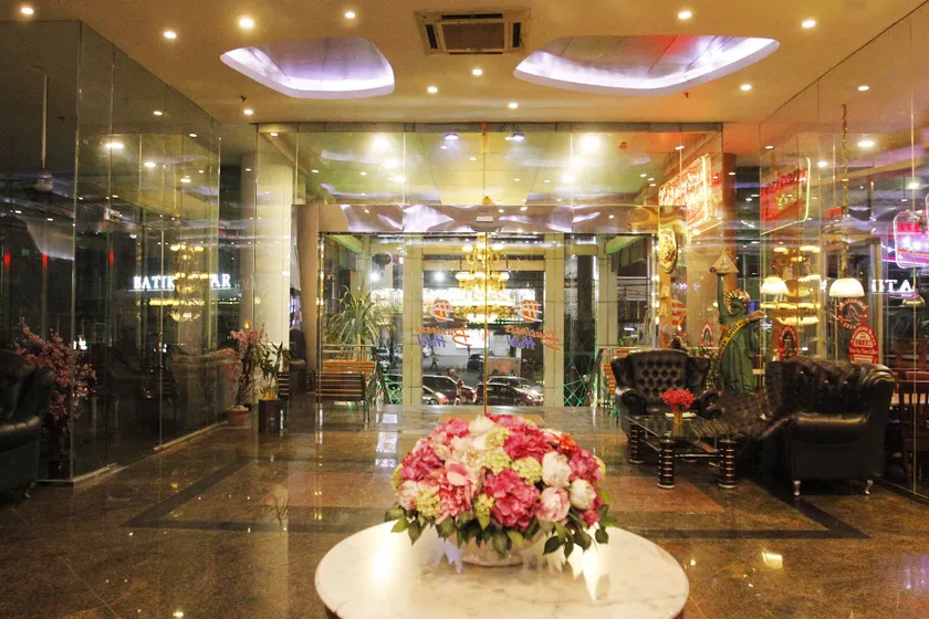 Business Hotel Tomang - Lobby