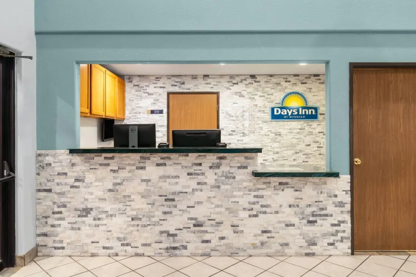 Days Inn by Wyndham Canon City - Hall