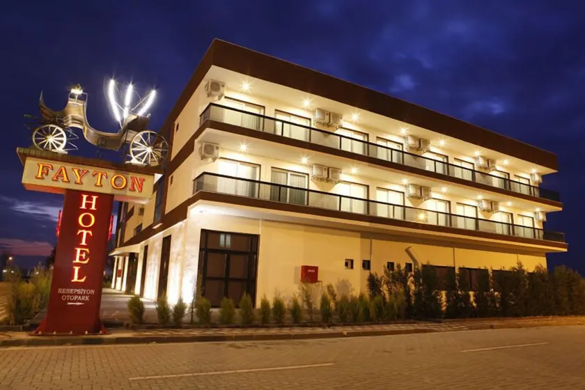 Fayton Hotel - Image 1