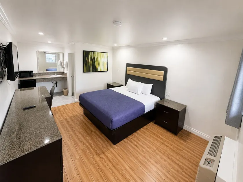 BELL RESORT MOTEL - Image 1