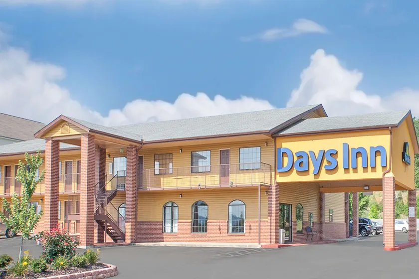 Days Inn by Wyndham Fayetteville - Image 1