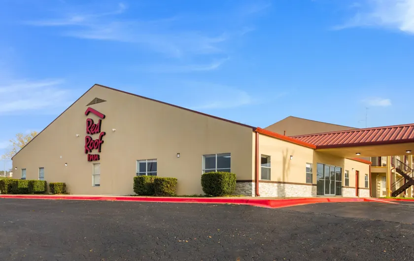 Red Roof Inn Temple - Image 1