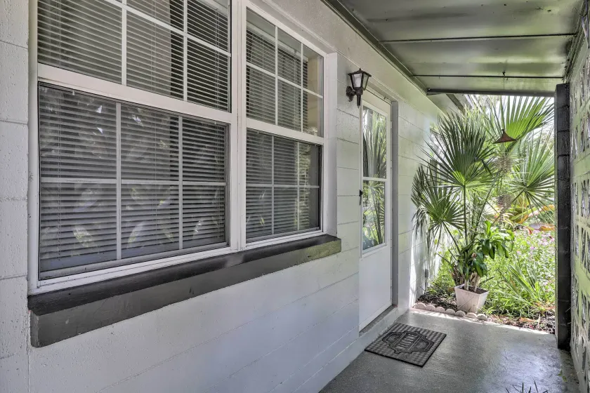 Jacksonville Getaway w/ Yard ~ 2 Mi to Beach! - Interiør