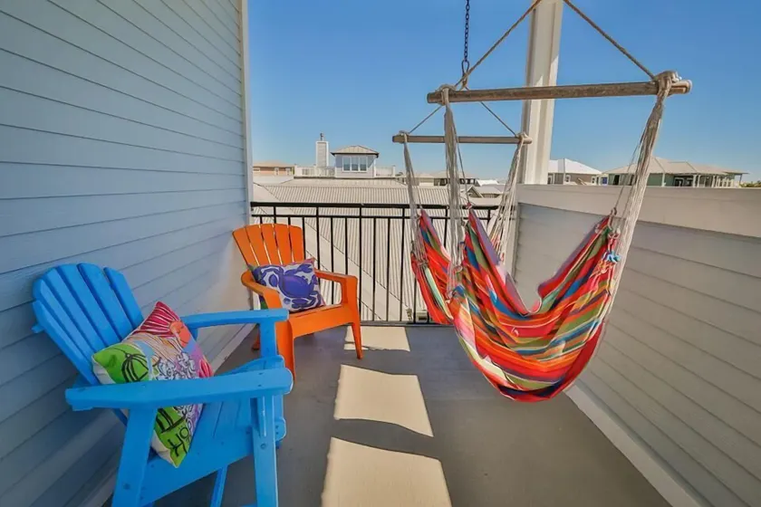 ENDLESS SUMMER DREAM 4 Bedroom Holiday Home by Five Star Properties - Image 1